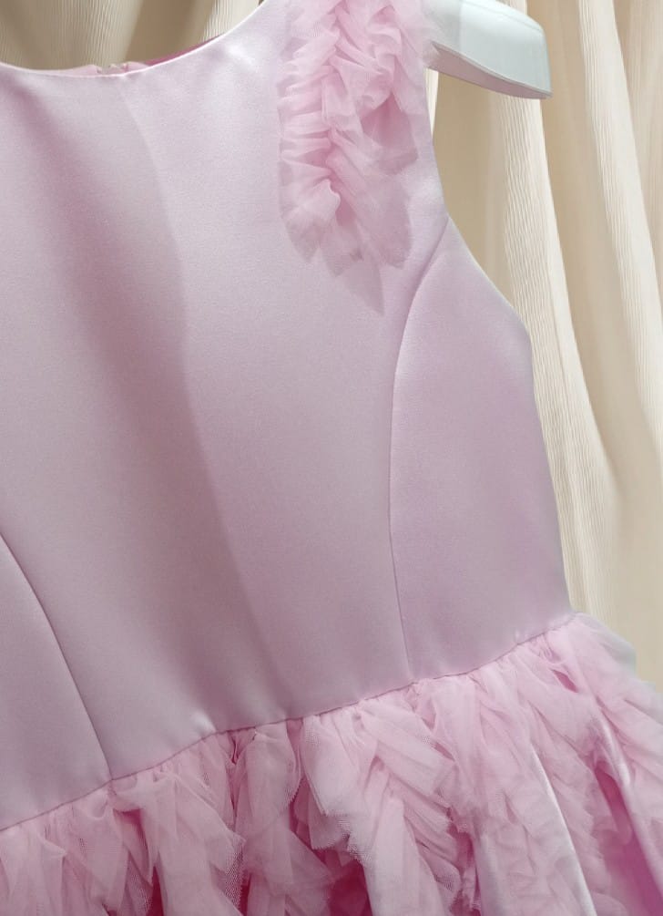 Abito cerimonia bambina Petit rosa con ruches - Child di Aurora Zonno