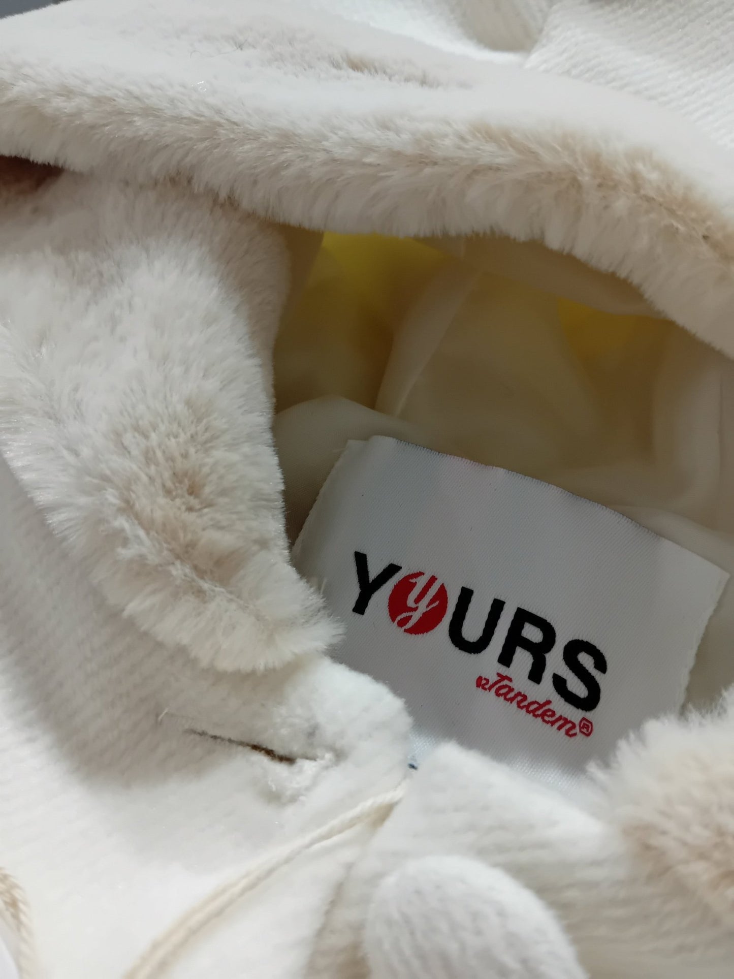Cappotto Yours - Child di Aurora Zonno