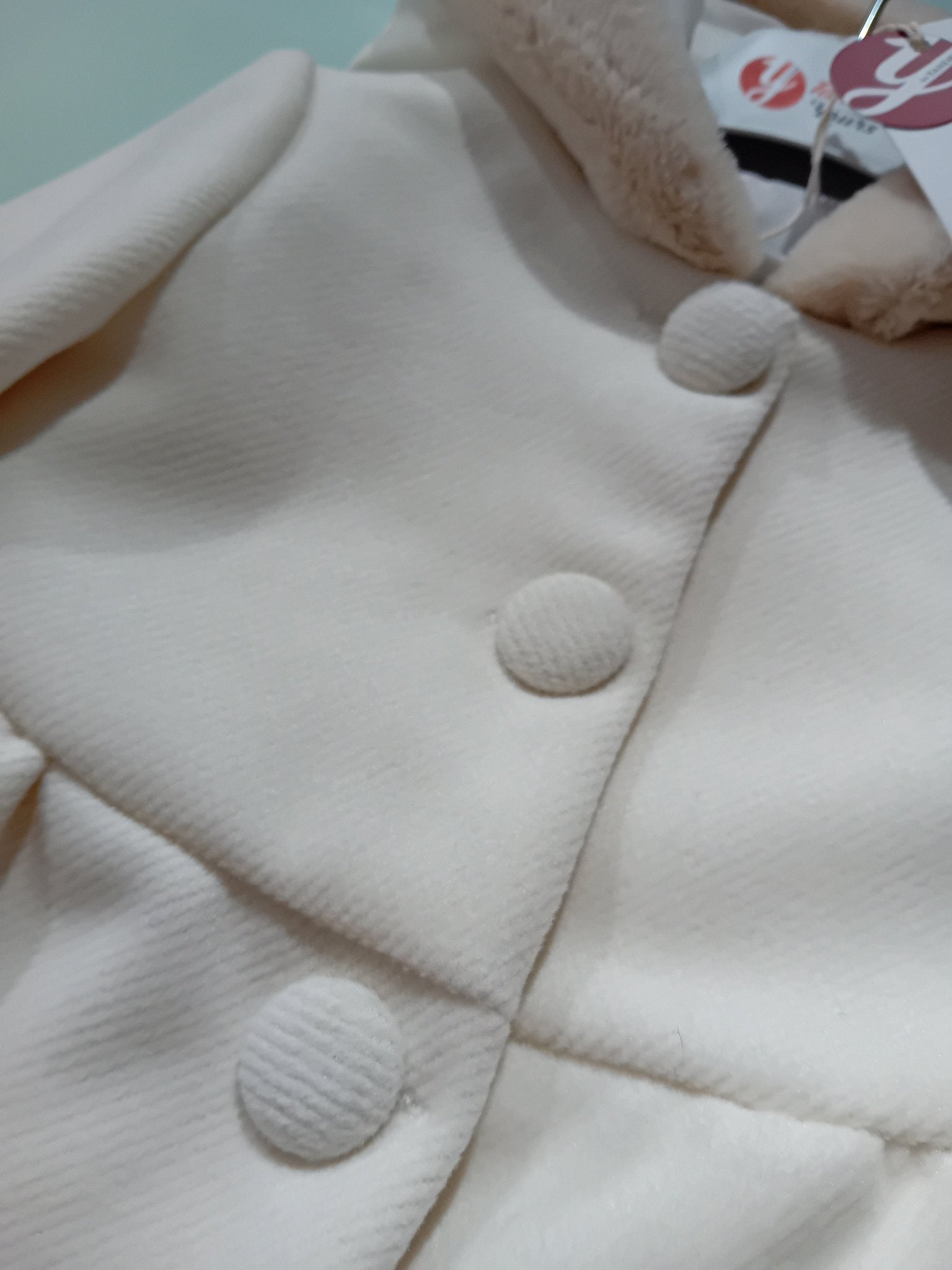 Cappotto Yours - Child di Aurora Zonno
